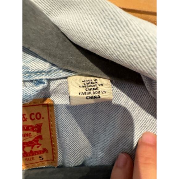 Levi’s Denim Trucker Jacket, White Floral Embroidery - Picture 4 of 6